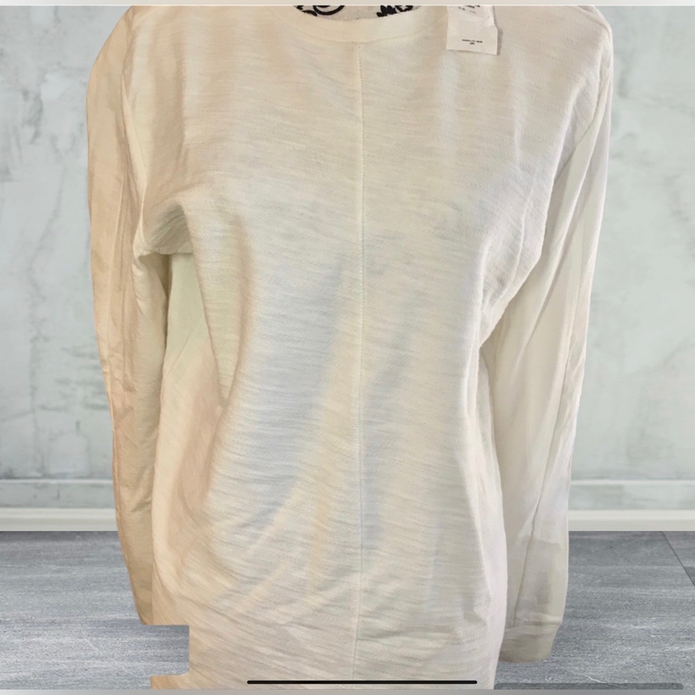 “Life” by Song Yian.long sleeve women’s top